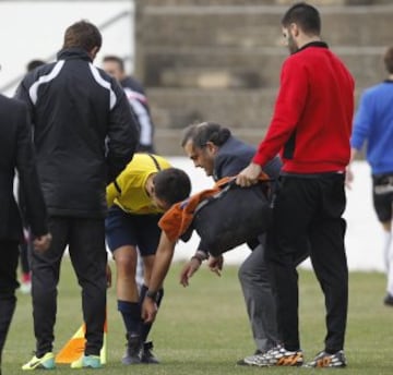 En el minuto 59 del partido Tudelano - Castilla se lesionó el asistente Joaquín García Hernández en el gemelo derecho. Se ha rotó, hay que buscar un árbitro., le comunicó el colegiado Sánchez Aparicio al delegado del Tudelano, Andrés Osta. 