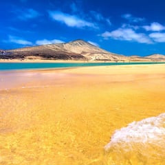 La única playa de España con dos orillas