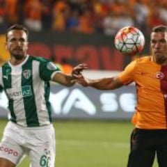 El Galatasaray se deja dos puntos en el descuento