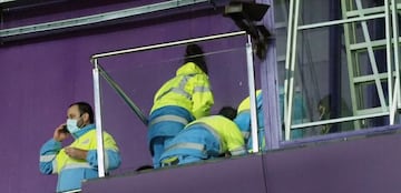 Los equipos de emergencias intentaron salvar la vida del abonado en el partido del Real Valladolid ante el Mirandés.