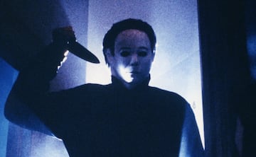 Michael Myers regresa a su ciudad natal, para continuar con la serie de asesinatos que inició hace quince años, ésta vez, va por una niñera.