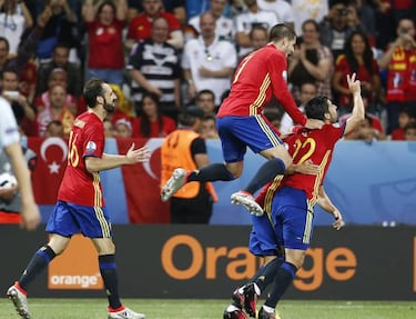 Euro 2016: Spain's Pedro explodes over lack of game time