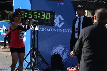 Monterrey vivió una fiesta importante con el Maratón Powerade, donde decenas de corredores desafiaron al frío para cumplir esta meta.