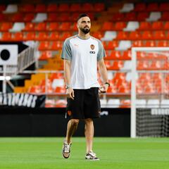 Mamardashvili, a la venta: Dimitrievski, casi cerrado