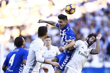 Real Madrid were made to work hard for their win by Alavés, who lost for the first time at home this season