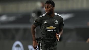 Fosu-Mensah joins Bayer Leverkusen from Manchester Utd