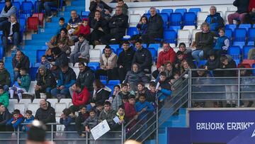Baño de masas en Ipurua antes de la Copa
