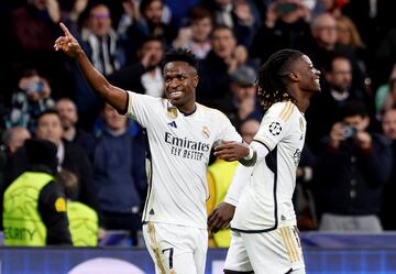 2-0. Vinicius celebra el segundo gol que marca en el minuto 58 de partido.