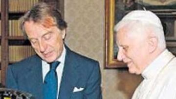 <b>VOLANTE. </b>Ferrari también le regaló un volante de Schumacher.