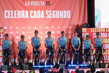 El equipo XDS-Astana presenta a sus corredores para La Vuelta en su 80 edición.