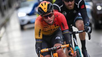 El ciclista británico del Bahrain-McLaren Mark Cavendish rueda en la fuga durante la Gante-Wevelgem 2020.