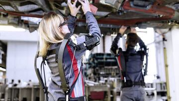 Audi ya está probando los exoesqueletos en sus talleres