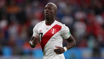 Advíncula, cerca del Valencia