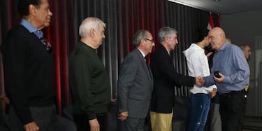 El Atlético rinde homenaje a los socios que tiraron del carro