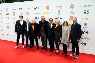 El reparto de la serie 'Poquita Fe' posa en la alfombra roja.