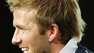 <b>'EFECTO BECKHAM'.</b> La cresta del futbolista del Manchester ha causado sensación en Japón. Por una cosa u otra, el capitán de la selección inglesa siempre es noticia.