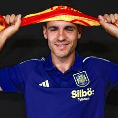 “¿Las primas? Llamaré a Sergio Ramos, que le he visto negociar...”