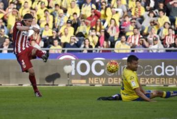 Gol 0-1  de  Filipe Luis 