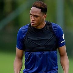El Everton de Yerry Mina entrena en arena para prevenir lesiones