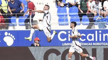 Higinio celebra un gol con el Albacete.