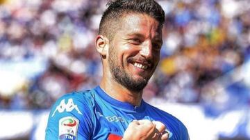 Dries Mertens celebrando un gol con el Napol&eacute;s.