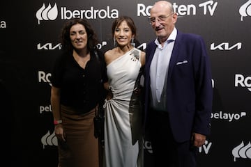 Sandra Sánchez posando con Javier Pineño, su maestro de karate