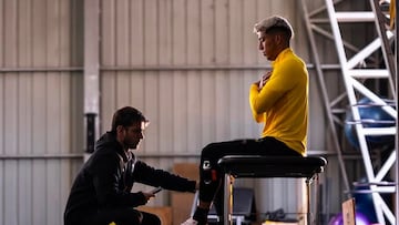 “Colo Colo es como estar en la selección chilena, ya está acostumbrado a la presión... Lo veo muy suelto”