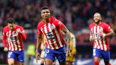 Reinildo celebra el 1-0 en el Atlético-Rayo Vallecano