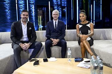 El exportero suizo Pascal Zuberbuhler, el entrenador francés Arsene Wenger y la jugadora francesa Laura Georges en los premios The  Best FIFA 2020.