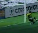 Claudio Bravo cumple años: su olvidada primera gran atajada en el debut con Colo Colo