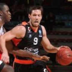 Un triple de Van Rossom salva al Valencia Basket en Nancy