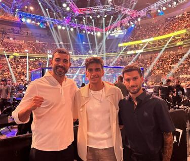 Vinicius Jr hits the beach with friends: the rich and famous on vacation