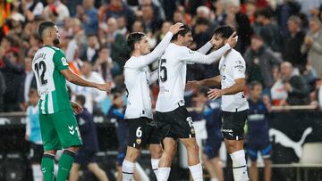 10/11/22 PARTIDO PRIMERA DIVISION
VALENCIA CF - REAL BETIS
HUGO GUILLAMON
CENK
COMERT ALEGRIA