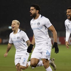 Diego Costa salva a Grêmio