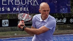 Robben cambia el balón por la pala