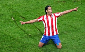 Falcao García: goleador en dos temporadas con el Atlético de Madrid con 77 anotaciones, campeón de Copa del Rey 2012-2013 y campeón Europa League 2012 no fueron distinciones suficientes para que el delantero samario fuera tentado por la economía del principado de Mónaco.