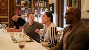 Gerard Piqué y Mark Zuckerberg, celebrando el cumpleaños de Priscilla Chan, mujer del fundador de Facebook, en Barcelona.