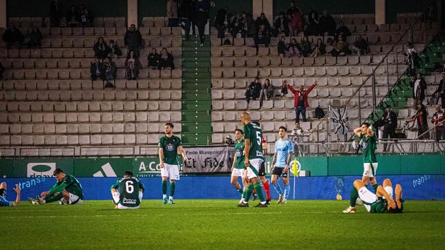 El Racing de Ferrol, en vías de ser el peor de su historia como local en Segunda