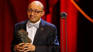 El actor Jes&uacute;s Vidal al recoger el Premio Goya a mejor actor revelaci&oacute;n por su papel en &quot;Campeones&quot;, galardonada con el premio a la mejor pel&iacute;cula.