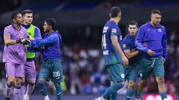 Gritos y empujón: Morales se enfrentó con el capitán de Cruz Azul