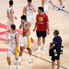 España se lía en su estreno