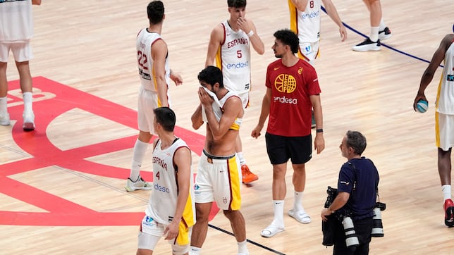 España se lía en su estreno