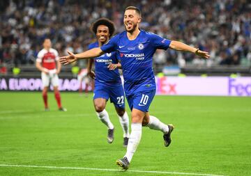 4-1. Eden Hazard celebr¨® el cuarto gol.