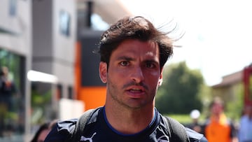 Formula One F1 - Emilia Romagna Grand Prix - Autodromo Enzo e Dino Ferrari, Imola, Italy - May 15, 2025 Williams' Carlos Sainz Jr. ahead of the Emilia Romagna Grand Prix REUTERS/Florion Goga