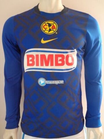 Una playera con la que el América conmemoró un aniversario.