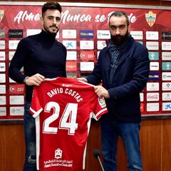 Tres penaltis de Costas en las rectas finales cuestan cinco puntos