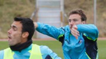 Mané se prepara para cabecear.