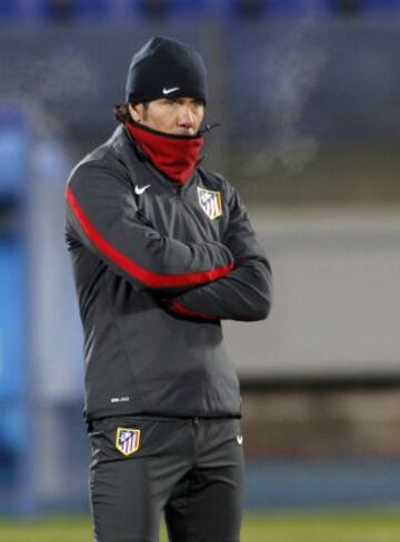 Los jugadores del Atlético durante una sesión de entrenamiento en el estadio Petrovsky de San Petersburgo, víspera a su enfrentamiento ante el Zenit en un partido del grupo G de la Champions leagueante el Zenit en un partido del grupo G de la Liga de Campeones.