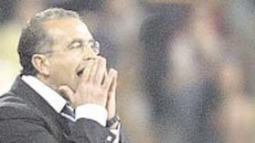 <b>PROTESTAS.</b> "Debéis preguntarle a los que han tomado esa decisión"