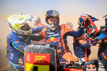 Sanders conquista su primer Dakar tras una edición casi perfecta en la que además, ganó más que nadie. Gran segundo de Schareina.